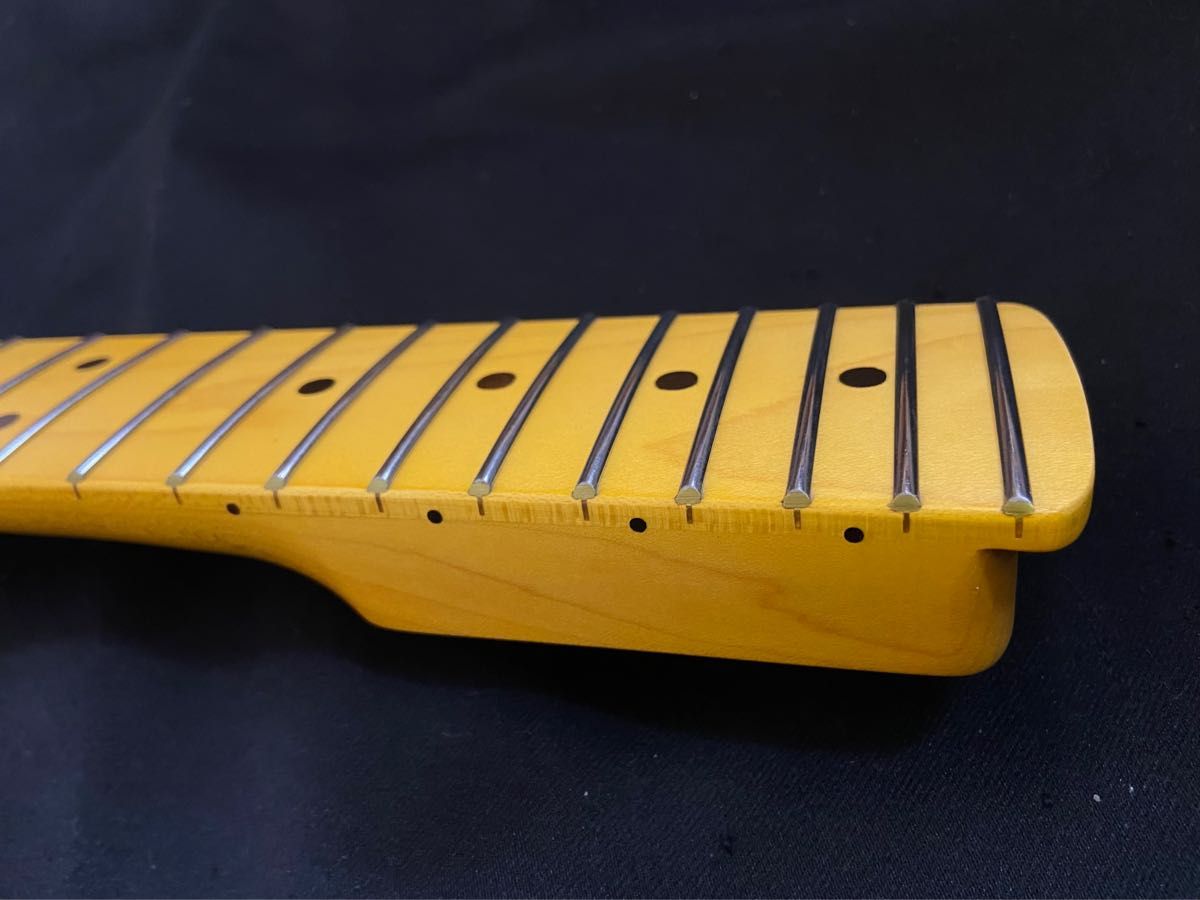 ストラトキャスターネック（No129）貼りメイプルビンテージカラー