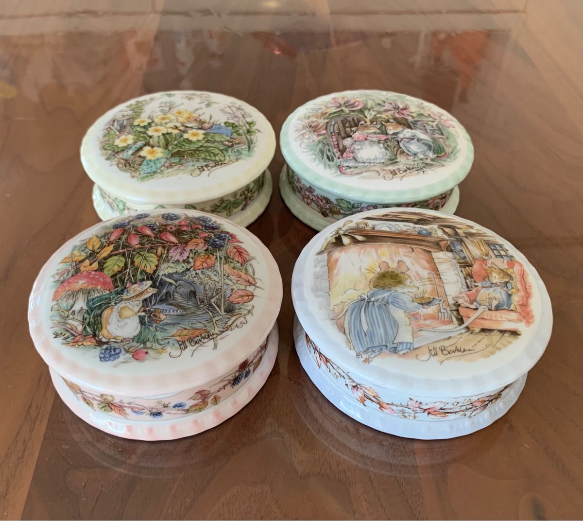 ロイヤルドルトン エリザベス 限定品 Royal Doulton HN3099 【公式通販】