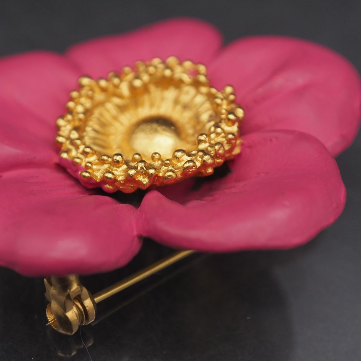 J498 KENZO ケンゾー ブローチ フラワー ピンクカラー デザイン