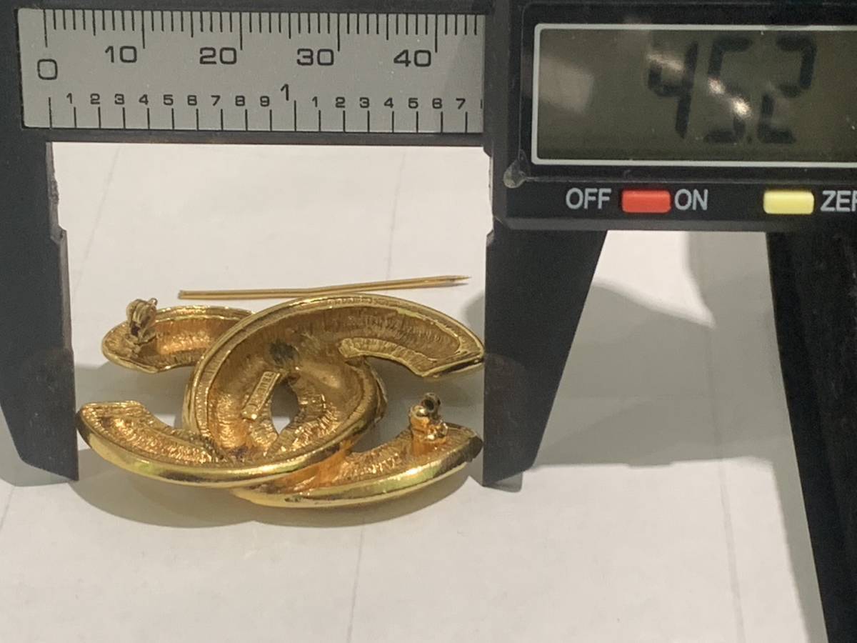 シャネル ココマーク マトラッセ ブローチ 刻印1142 【公式通販】