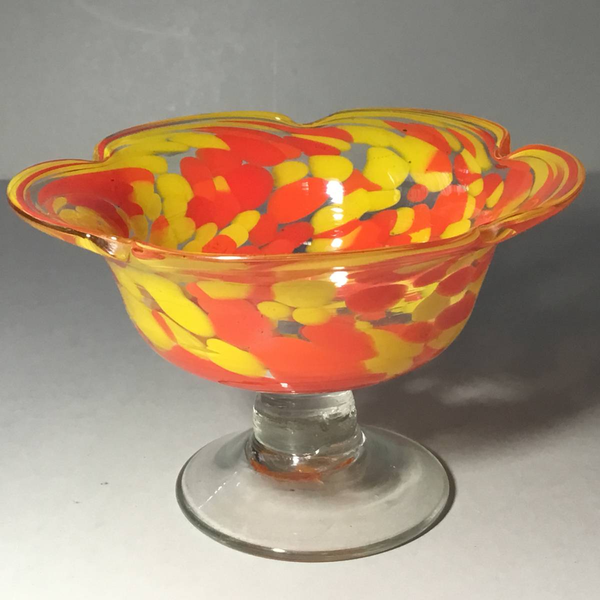 氷のコップ2色。 氷のコップ2色。