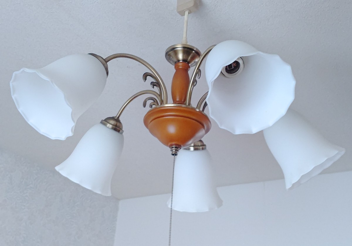 シャンデリア 照明 アンティーク風 中古 ムーラ アストル シャンデリア