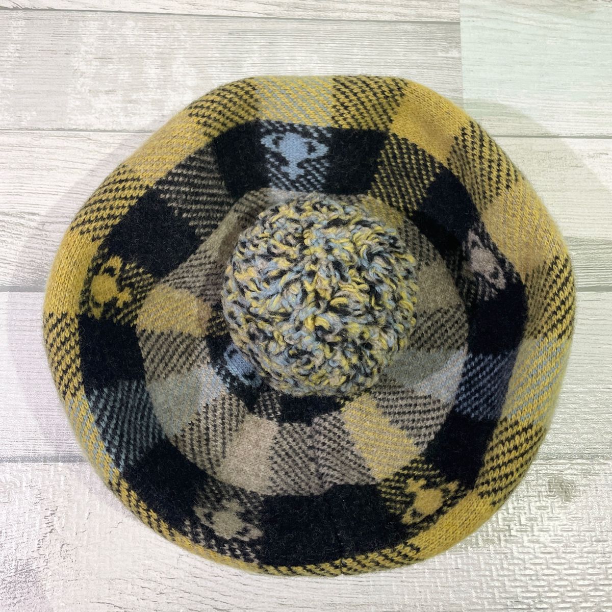 Vivienne Westwood ヴィヴィアンウエストウッド ボンボンニット帽