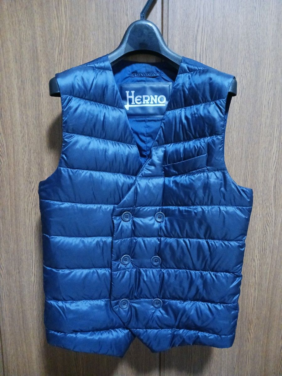美品】ヘルノ HERNO ダウンベスト ダブル ネイビー サイズ44｜Yahoo