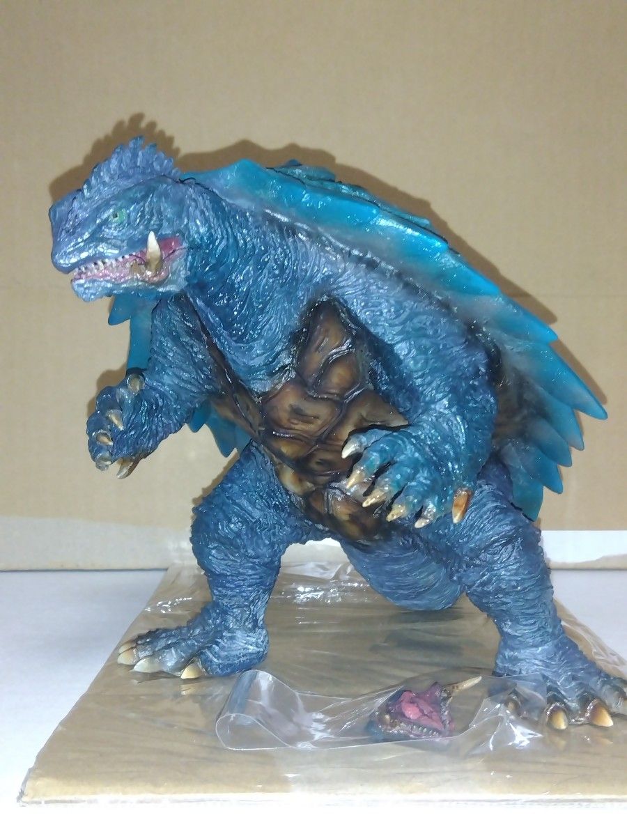 海洋堂 ガメラ3 1999酒井ゆうじ原型 ソフビキット塗装済完成品 重さ
