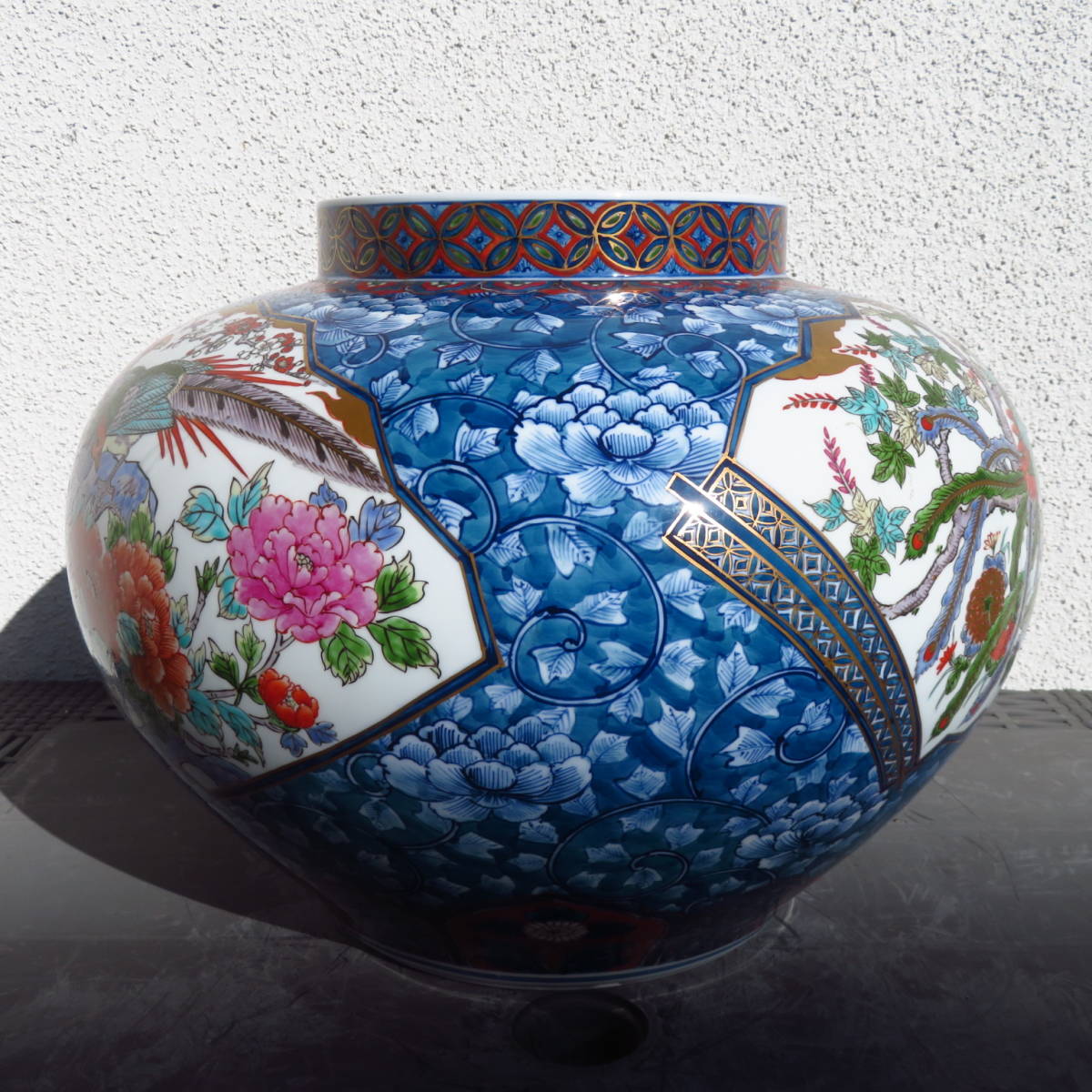 Yahoo!オークション - 伝統工芸 染錦金彩色絵花鳥図獅子摘沈香壷 有田