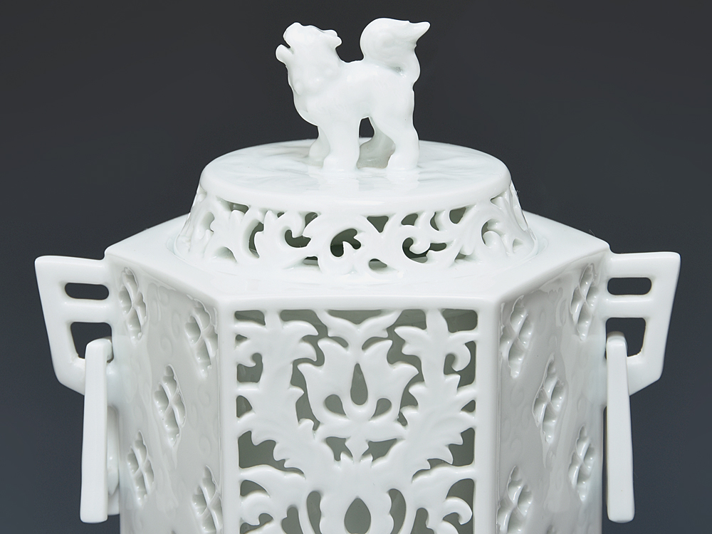 杉原一壷】白磁彫刻の伝統 日本名窯 有田 杉原一壷作 白磁