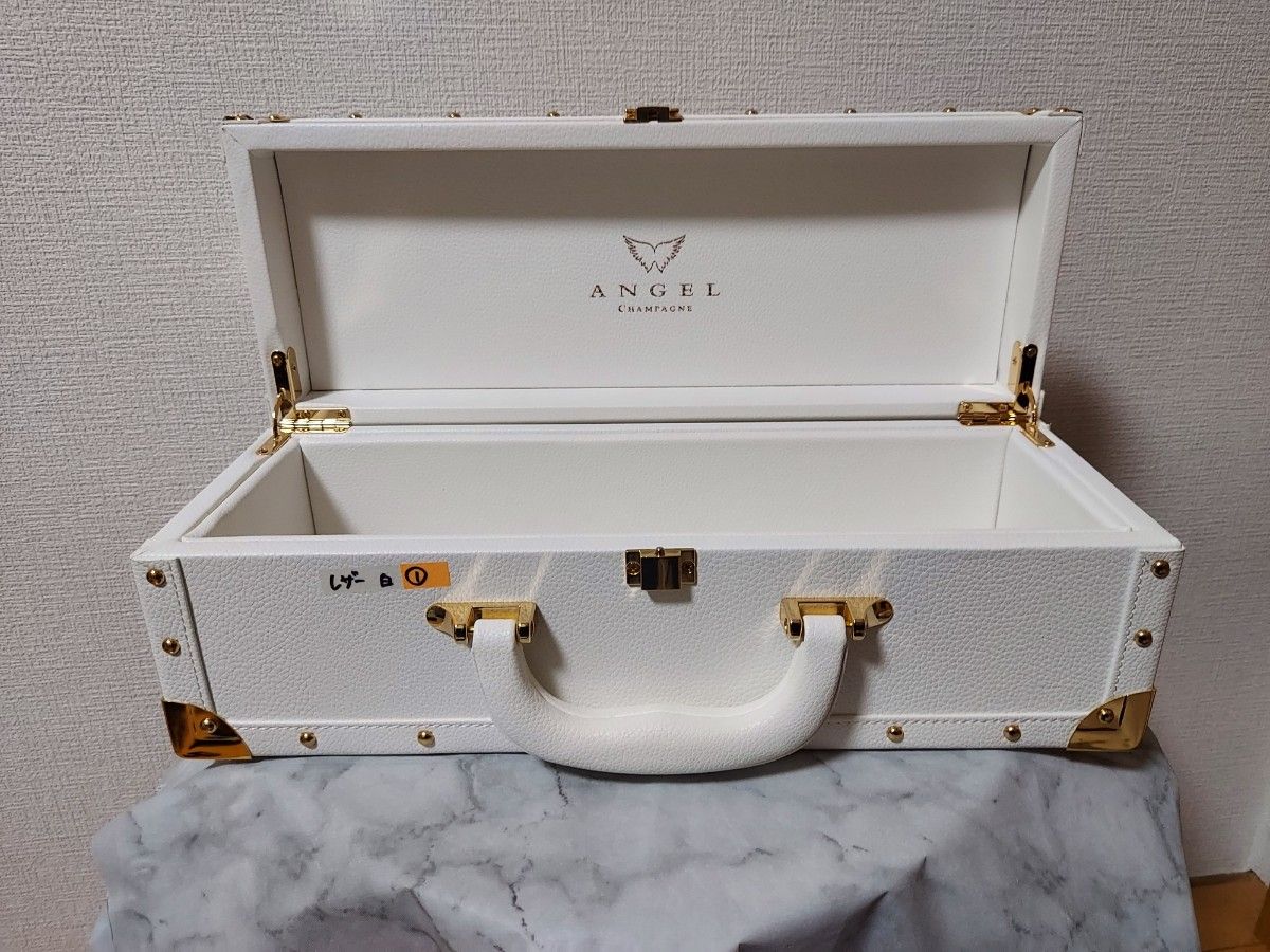 エンジェルシャンパンホワイトホリデーレッド 空瓶+ケース ファー