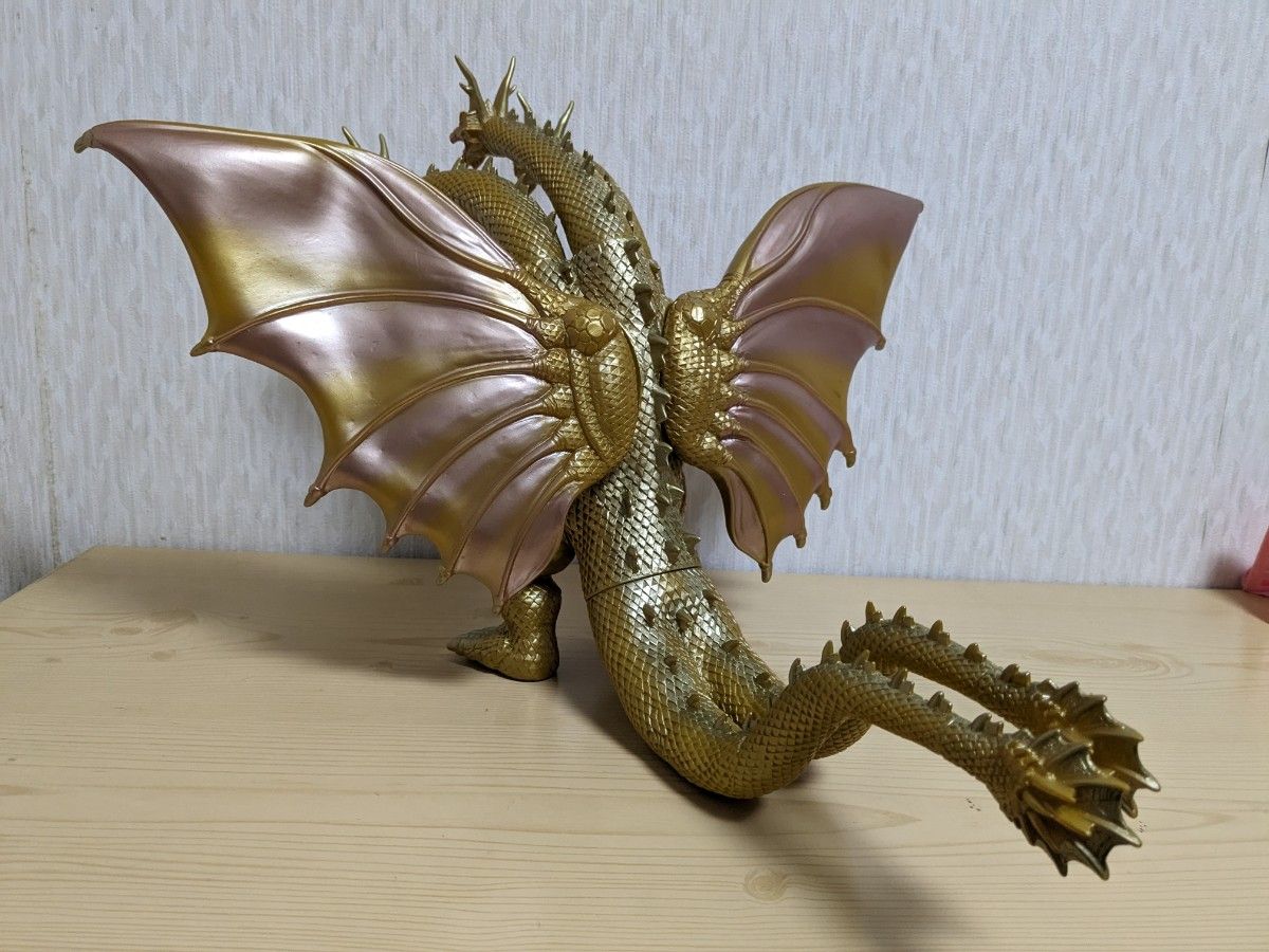BANDAI『超ドラゴン怪獣 キングギドラビッグサイズソフビフィギュア