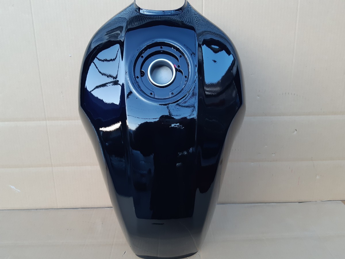 Yahoo!オークション - 美品 ZRX400 純正タンク 塗装後未使用 タンク中