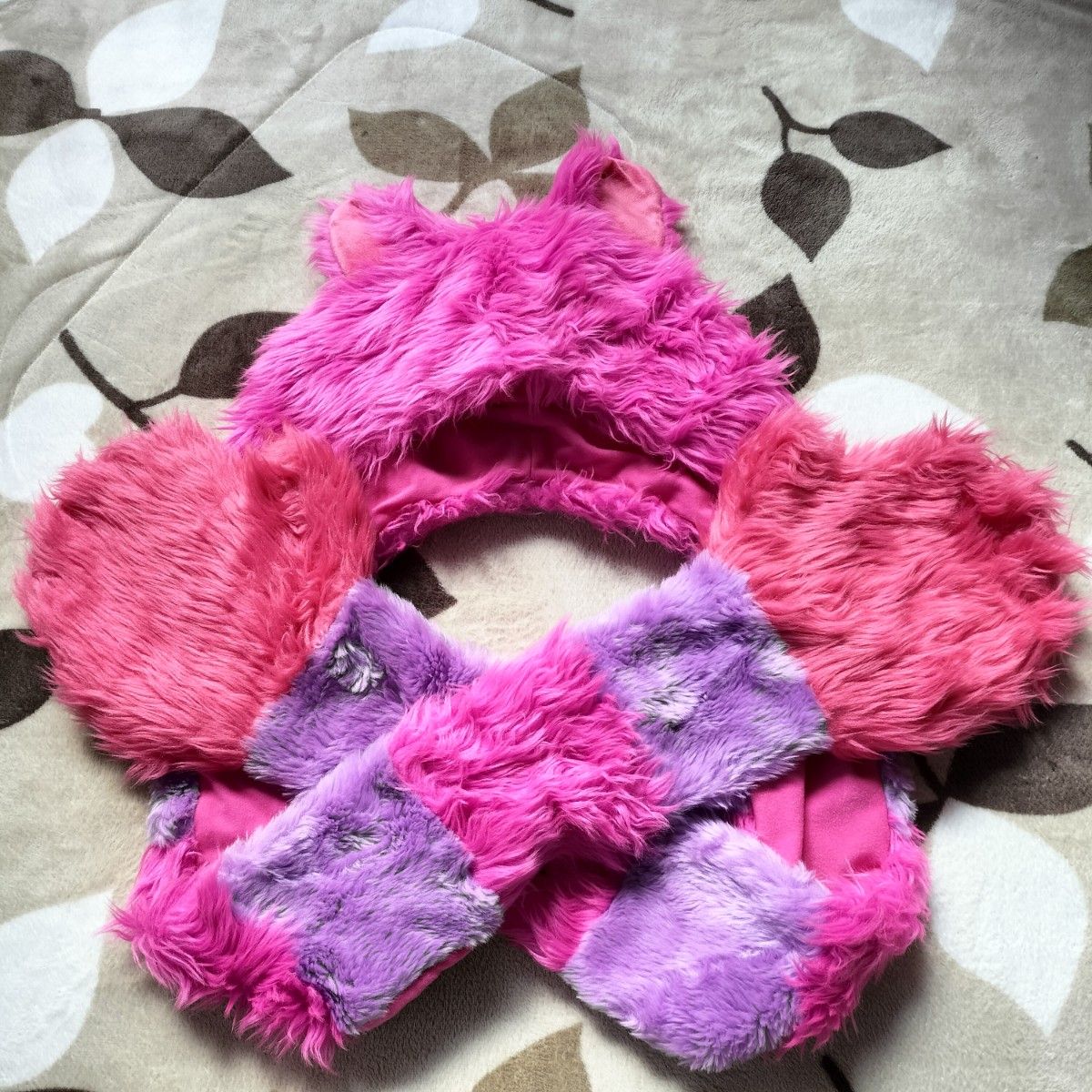 チェシャ猫 フード付きマフラー 「ふしぎの国のアリス」 東京