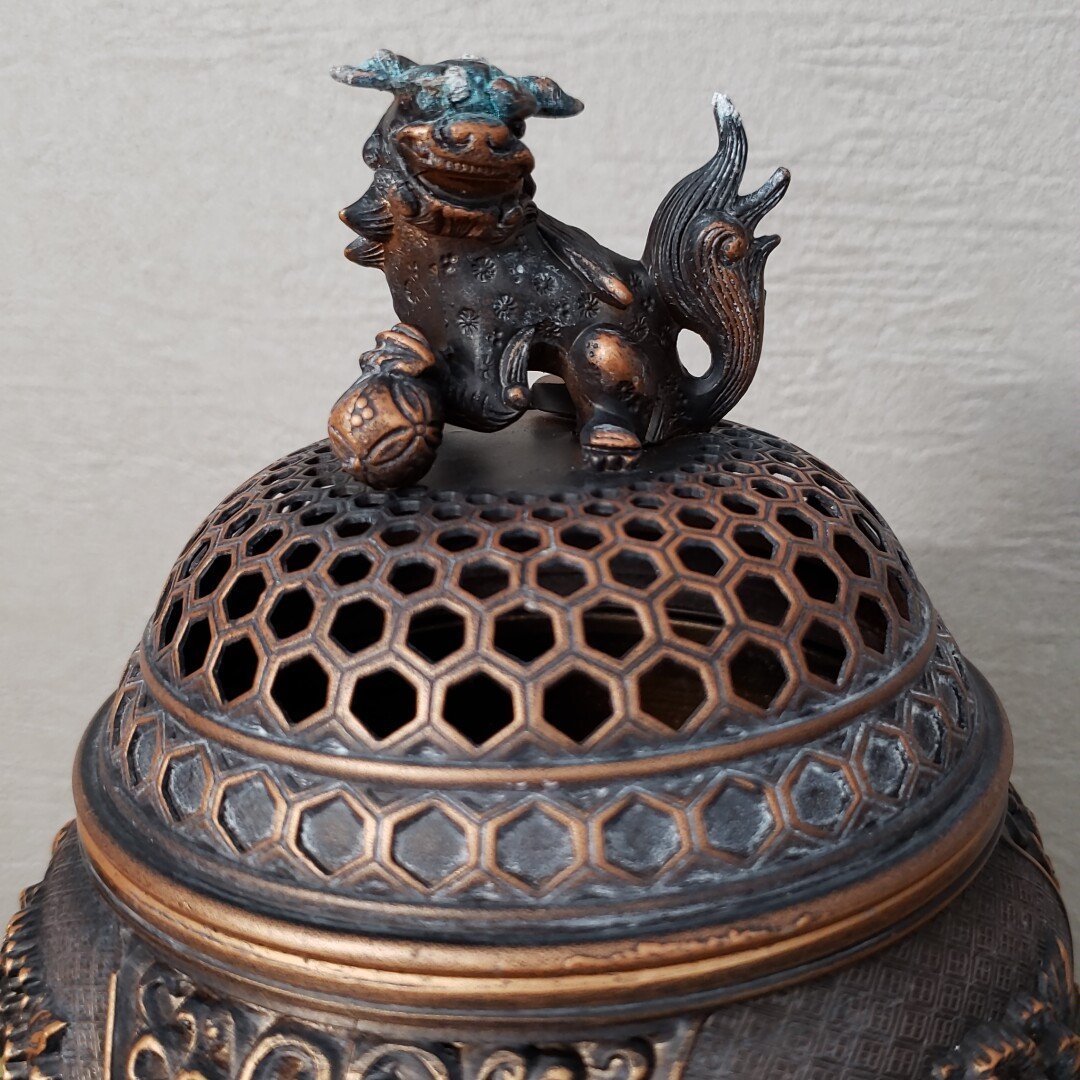 古銅 向獅子香炉 古紋様の彫刻 古美術品 仏具 アンティーク インテリア