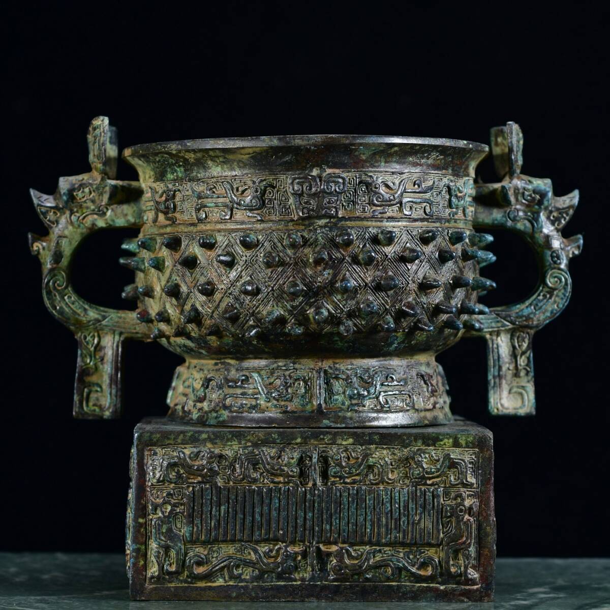 中国古美術 商周 青銅器 四龍樽 禮器 酒器 天円地方 龍紋 高浮彫 帝王