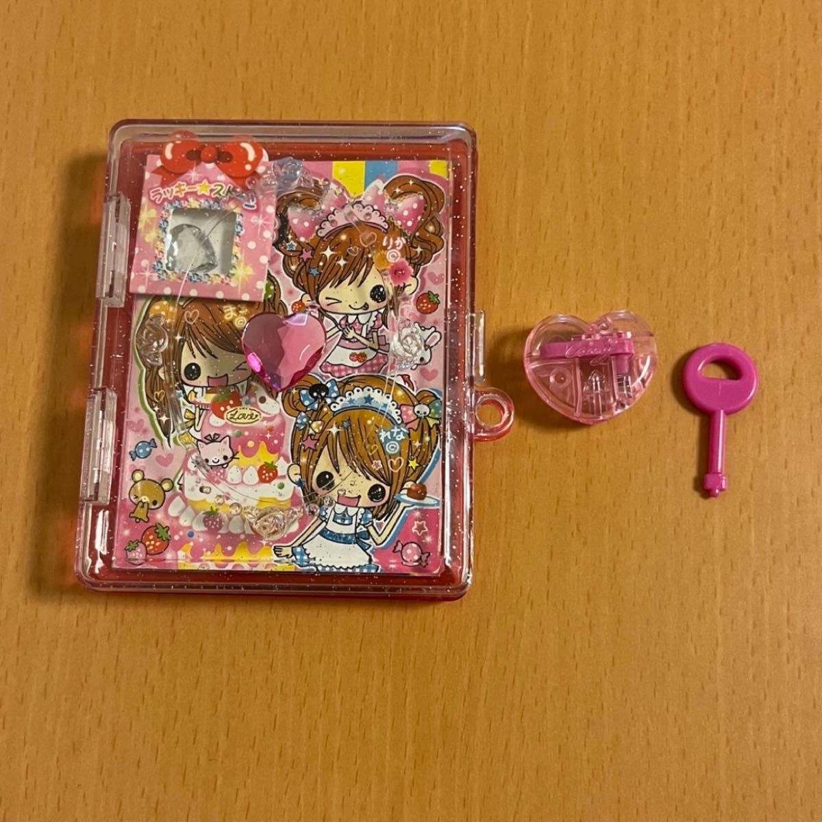 平成レトロ 女の子 カギ付きケース入りメモ帳 キラキラシール付き