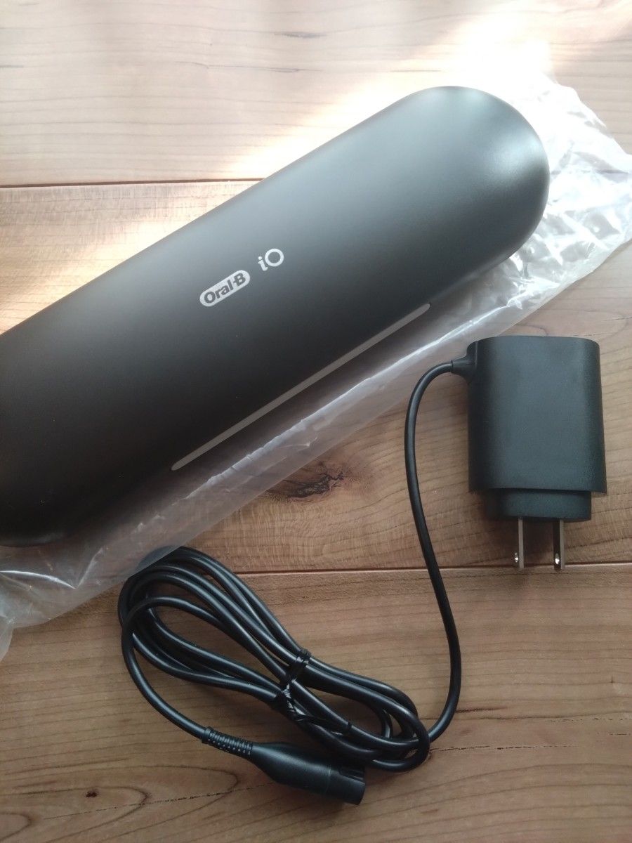 ブラウン 電動歯ブラシ iO9 本体 トラベルケース（充電機能）付き