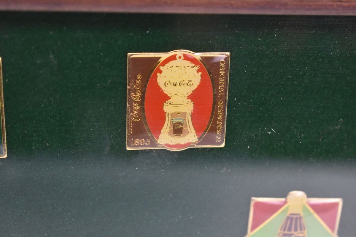 コカ・コーラ ピンバッジセット 額装品/ 100周年 1886-1986 限定品