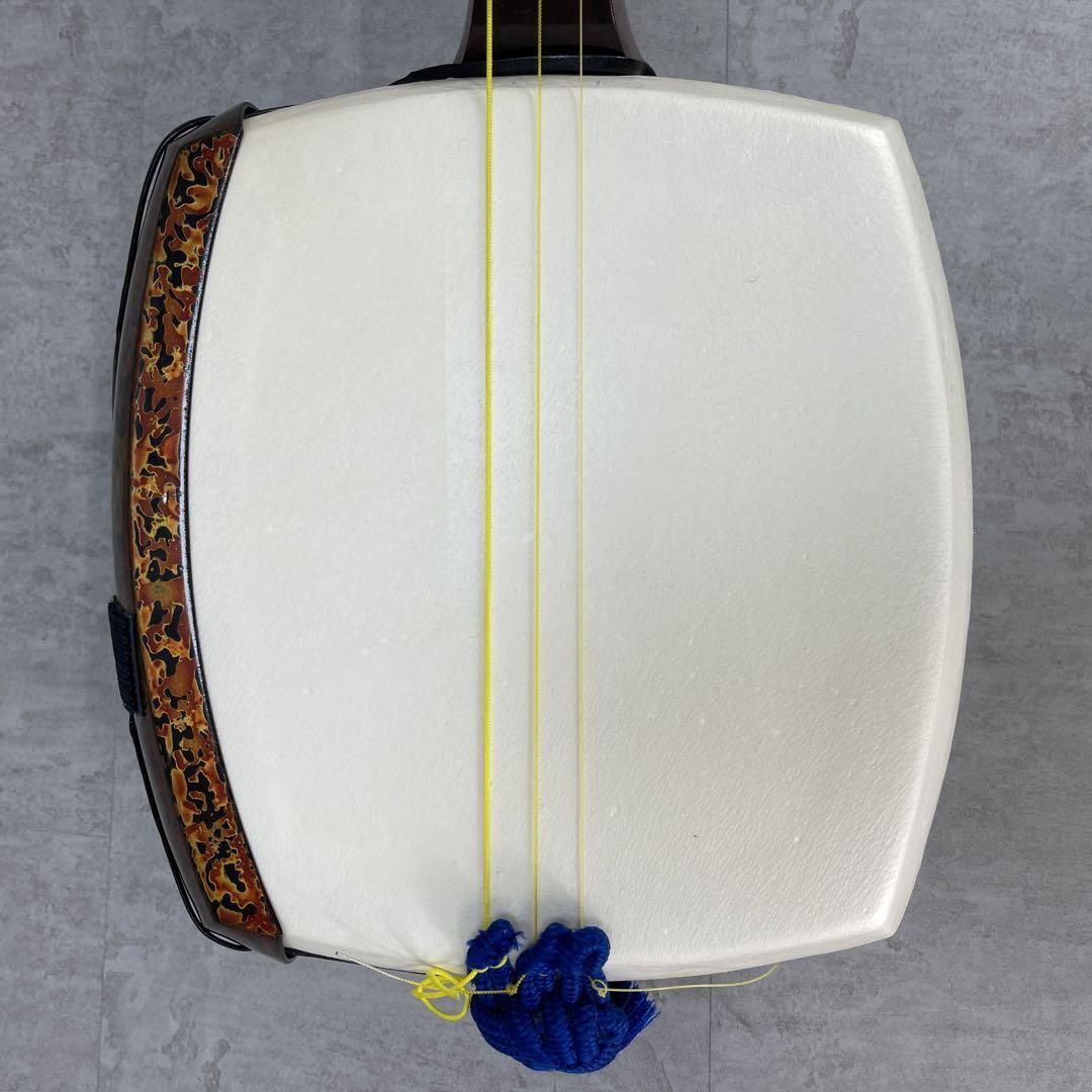 三味線 紅木 二本溝 子持綾杉胴 糸巻天然素材 皮破れなし 三味線 紅木