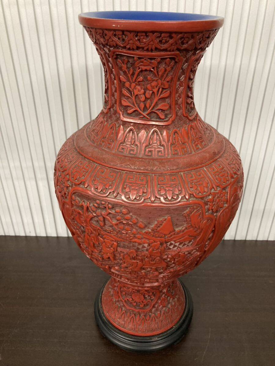 堆朱細密彫刻花器置物