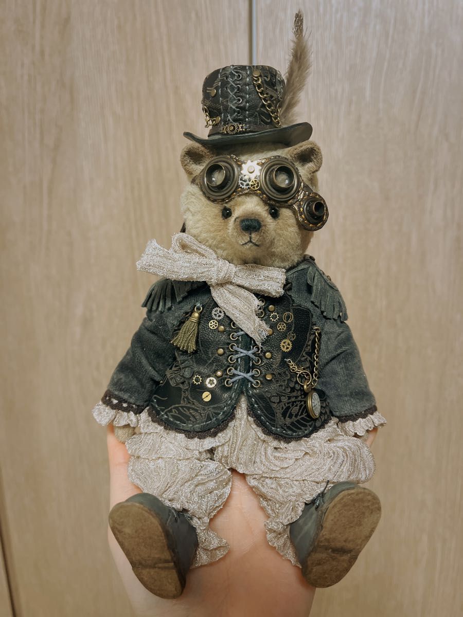 ドヤ顔のしろくまさん ぬいぐるみ ハンドメイド 海外作家様 テディベア