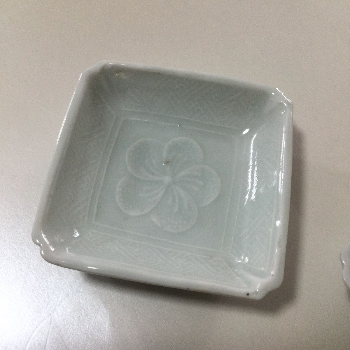 骨董 陽刻 白磁 花鳥文 角皿 古伊万里 四方 飾皿 和食器 小皿｜Yahoo