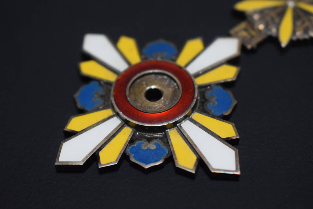 激レア】勲四位景雲章 本物保証 大満州国 皇帝 溥儀 勲章 徽章 31