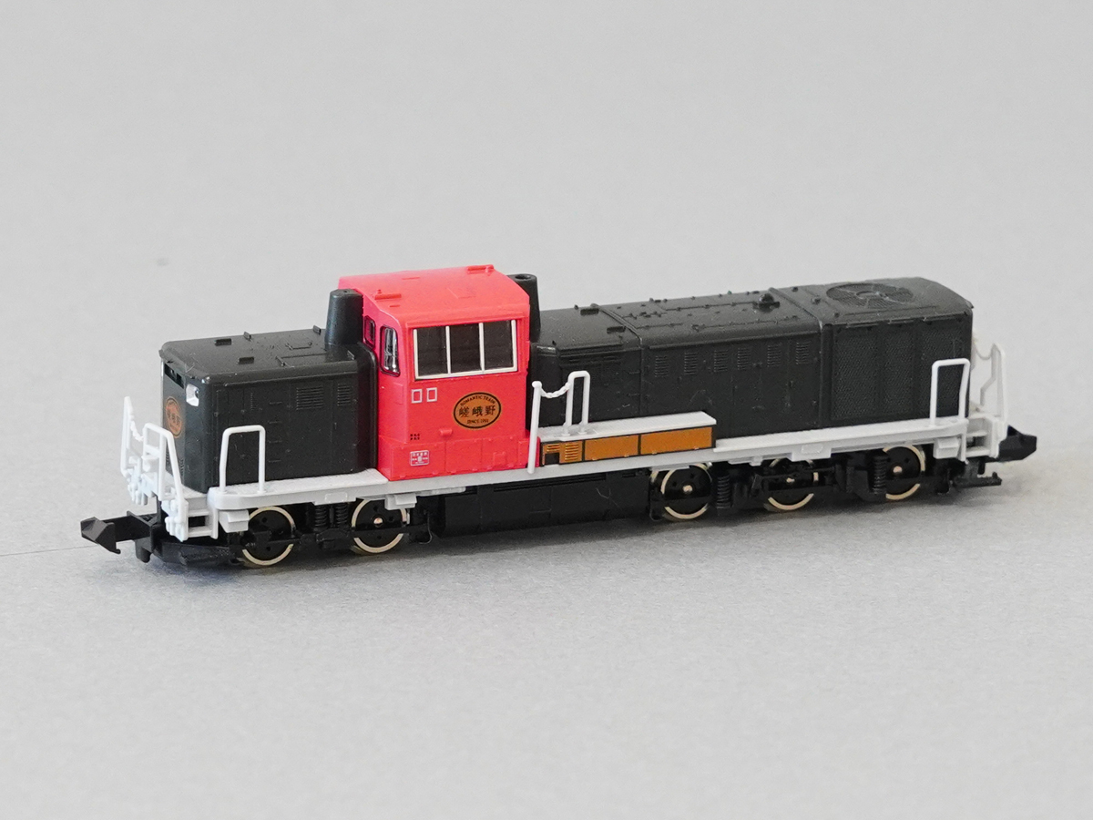 TOMIX、未使用未開封】 嵯峨野観光鉄道 DE10 ディーゼル機関車 TOMIX