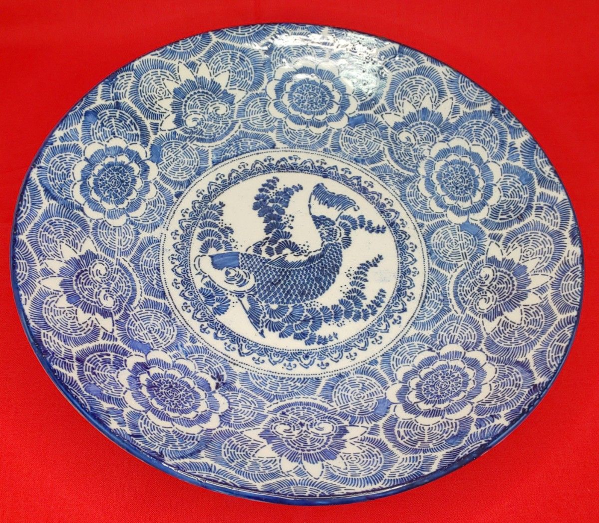 蔵出し 古伊万里 骨董 大皿 左向き鯉柄印判皿 高台裏文字有…No 3