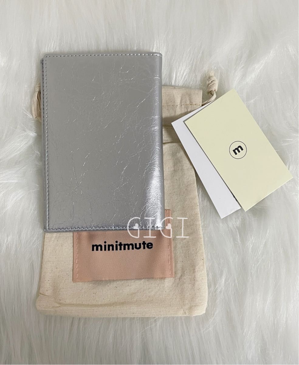 未使用 ミニミュート minitmute パスポートケース パスケース シルバー