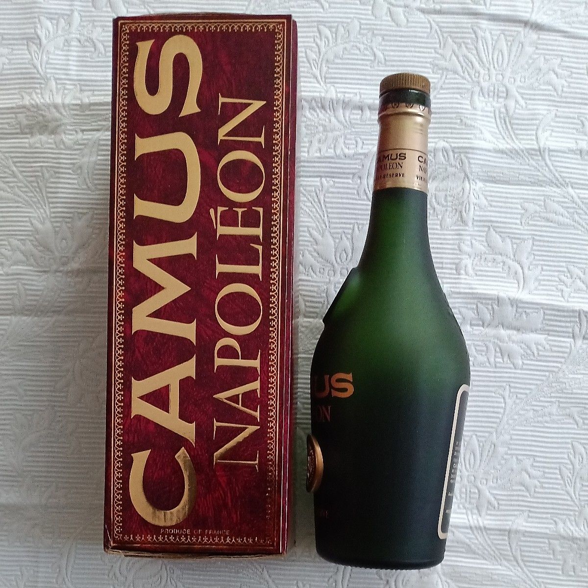 空ビンと空箱】 カミュ ナポレオン 古酒 ブランデー 赤箱 700ml