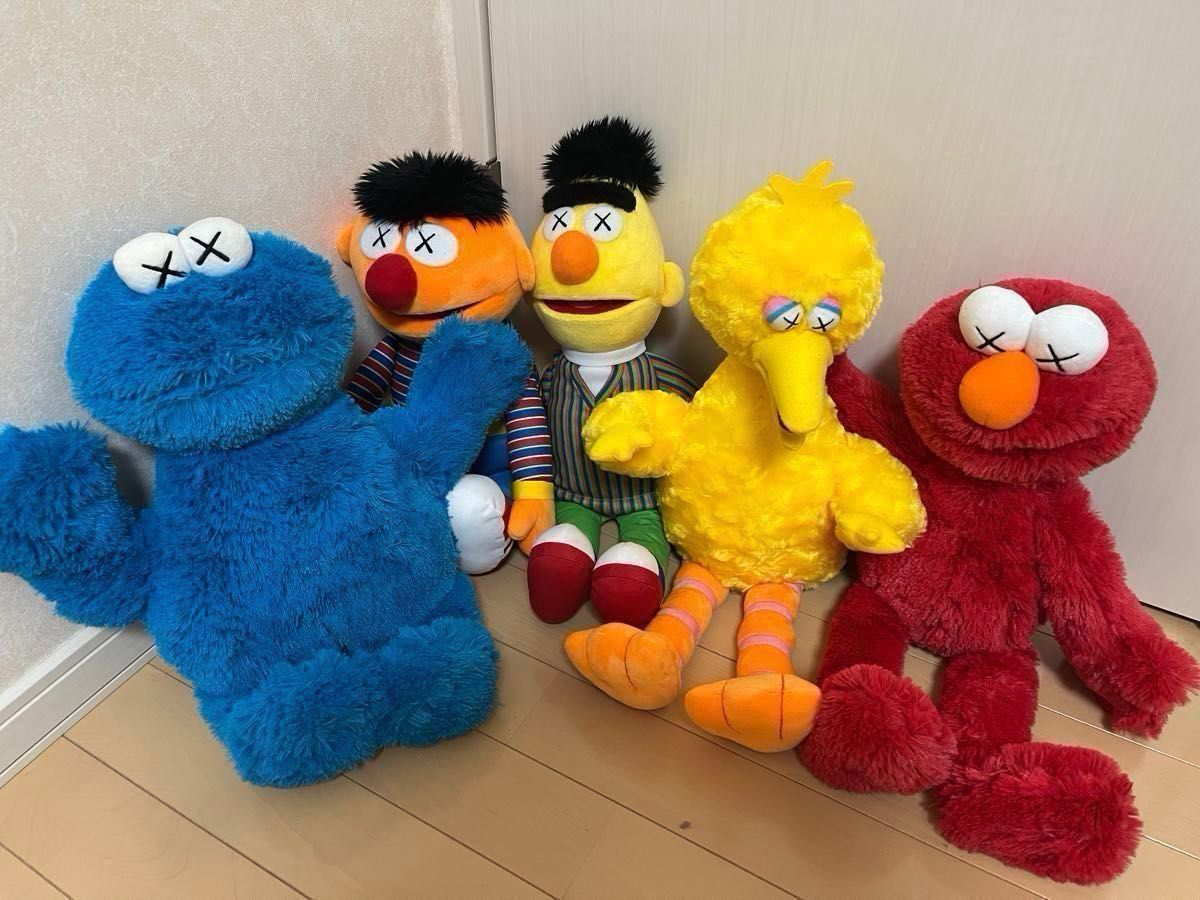 完売カウズ×セサミストリートトイコンプリートボックス UNIQLO×KAWS