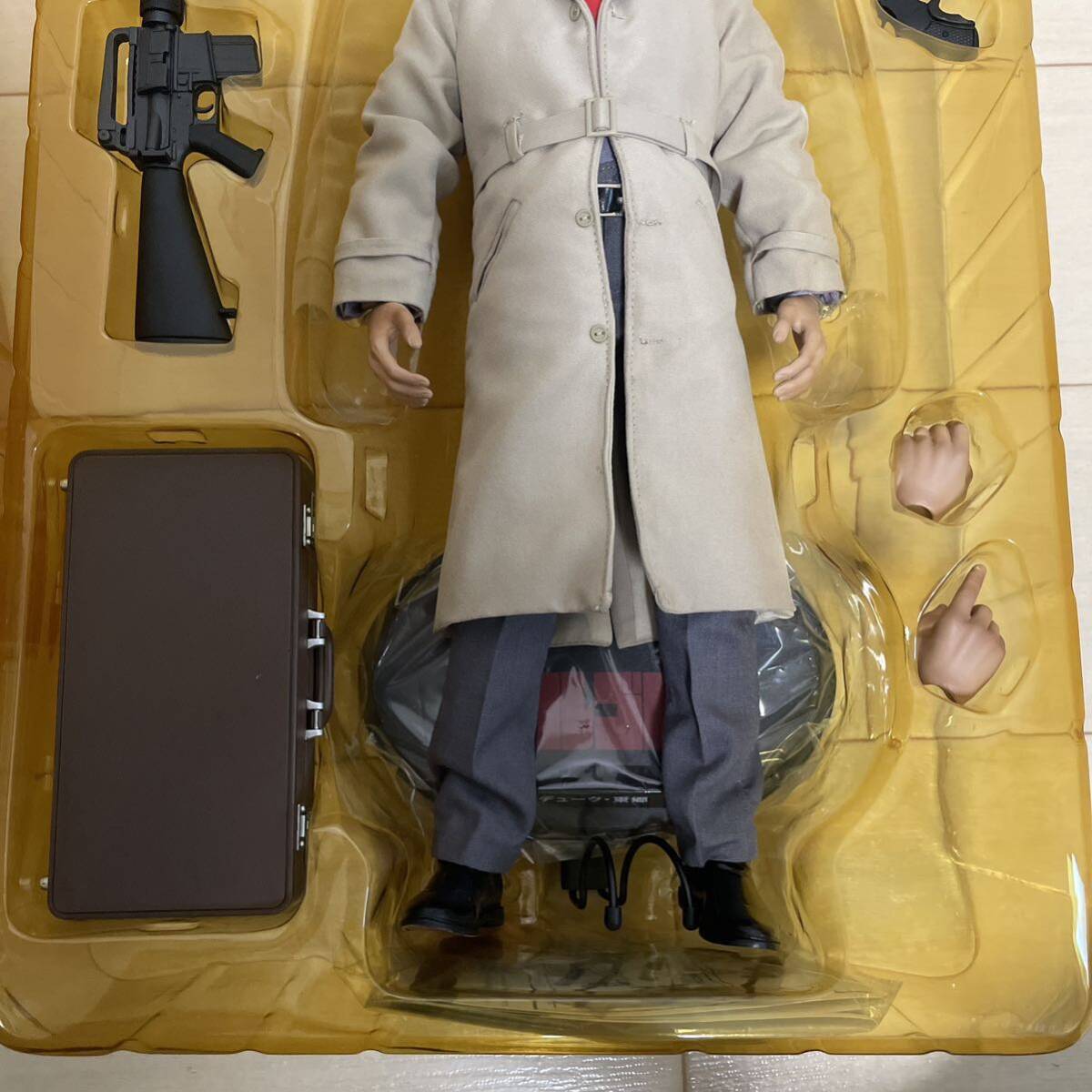 ホットトイズ 1/6 ゴルゴ13 デューク東郷