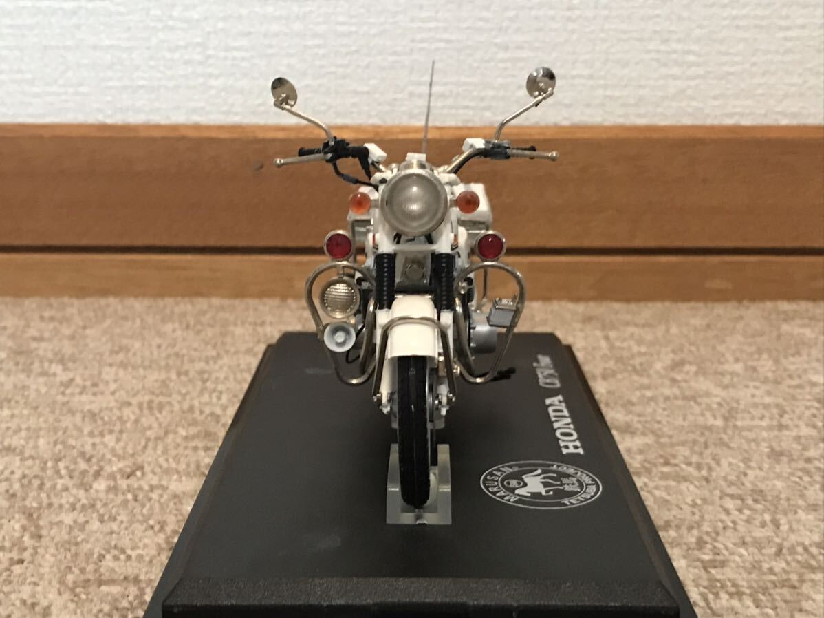 送料無料 1/18 ホンダ CB750 four 白バイ ミニカー マルサン 鉄馬
