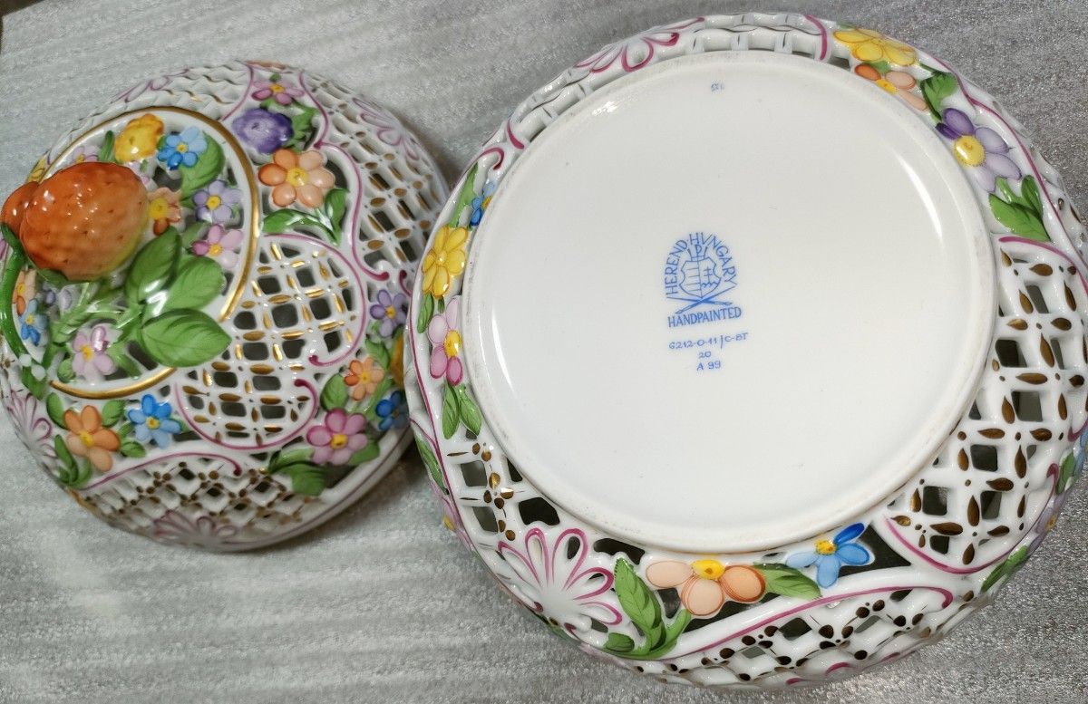 ヘレンド HEREND 花柄透かし彫り陶器ボックス ボンボニエール 一点物