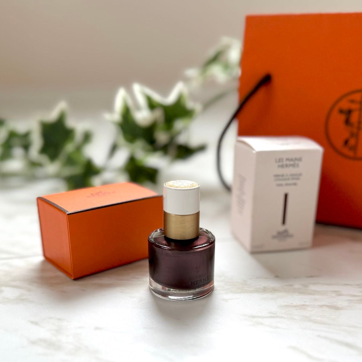 エルメス ネイルカラー 84 グリ・エタン 90 ヴィオレ・マンガニーズ