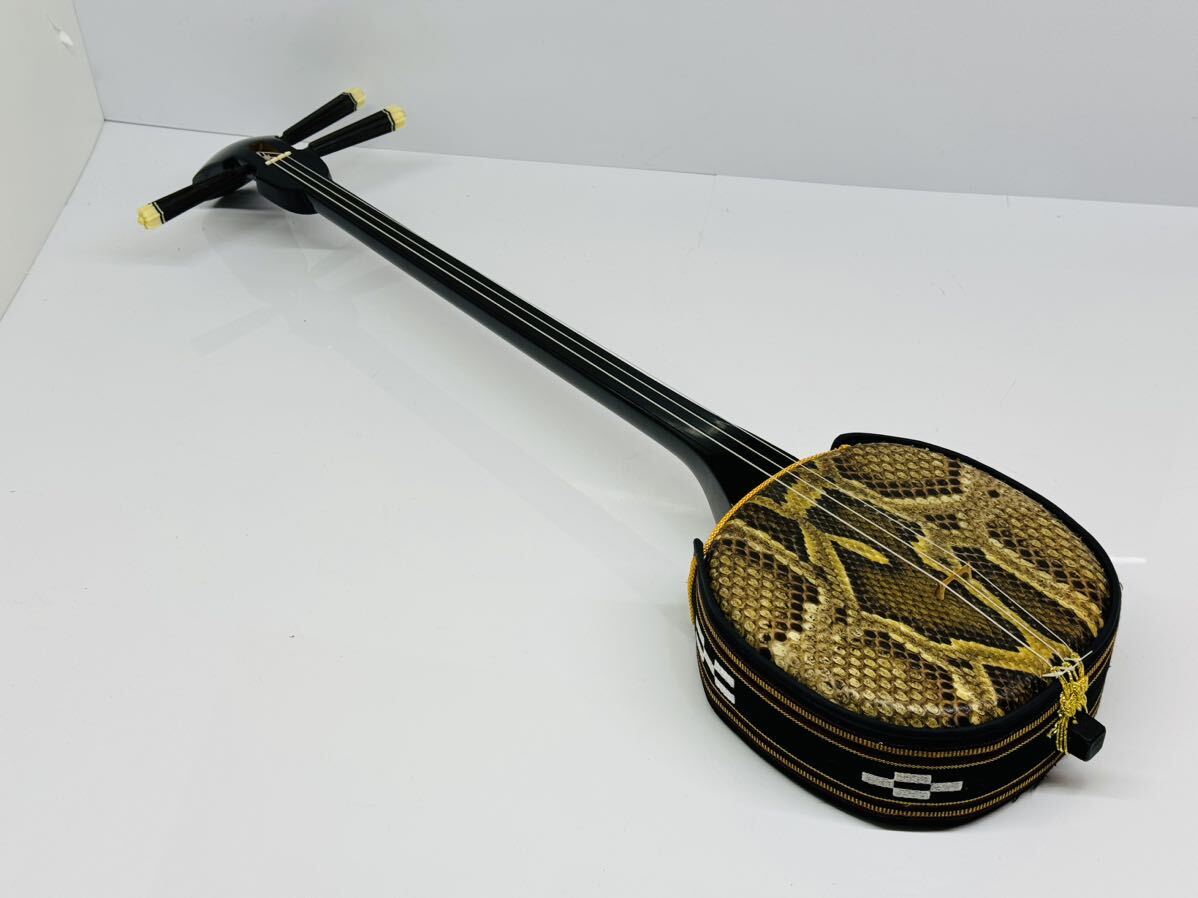三味線本体 ヘビ皮 ケース付き 三味線 本体 ヘビ皮 ケース付き 蛇革 本革