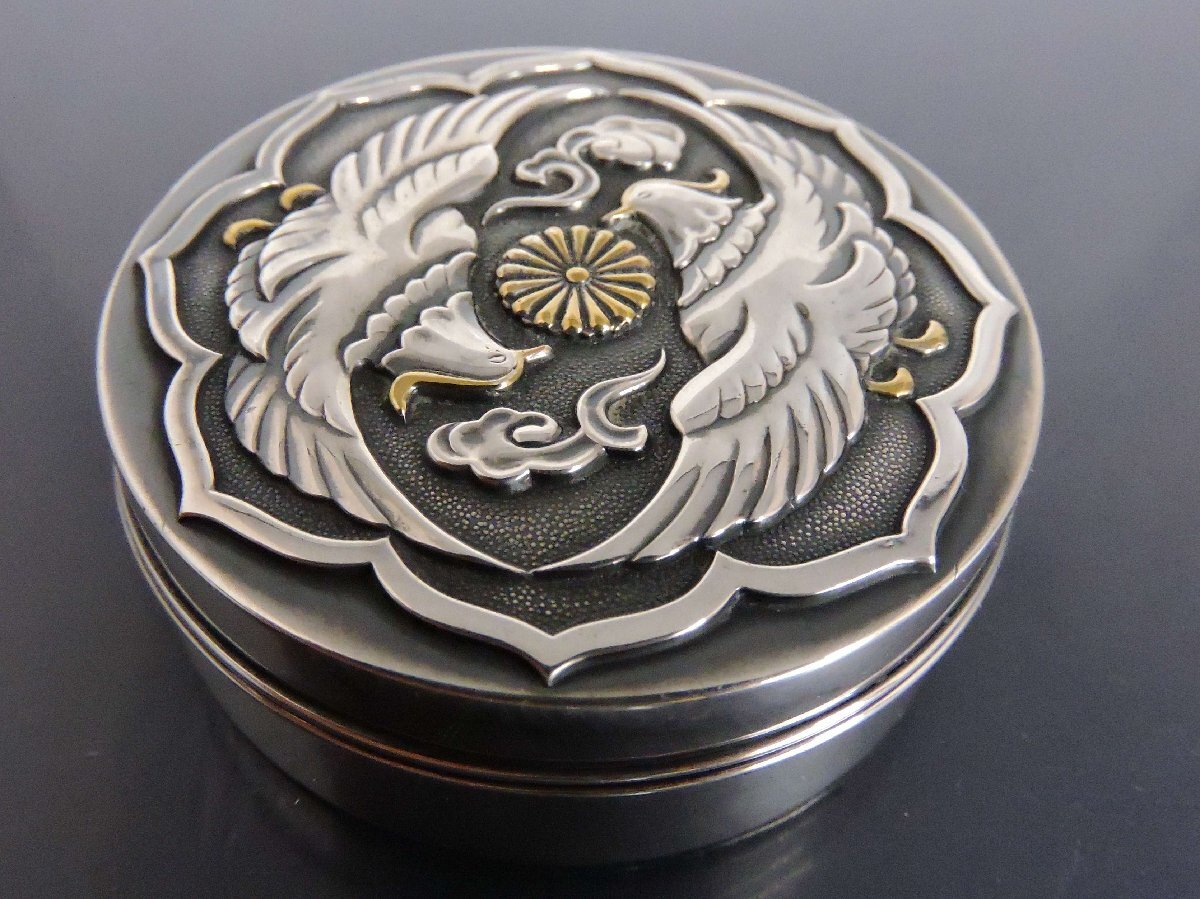 お値下げしました！銀製 皇室御下賜品 ボンボニエール 純銀 菊紋折鶴箱