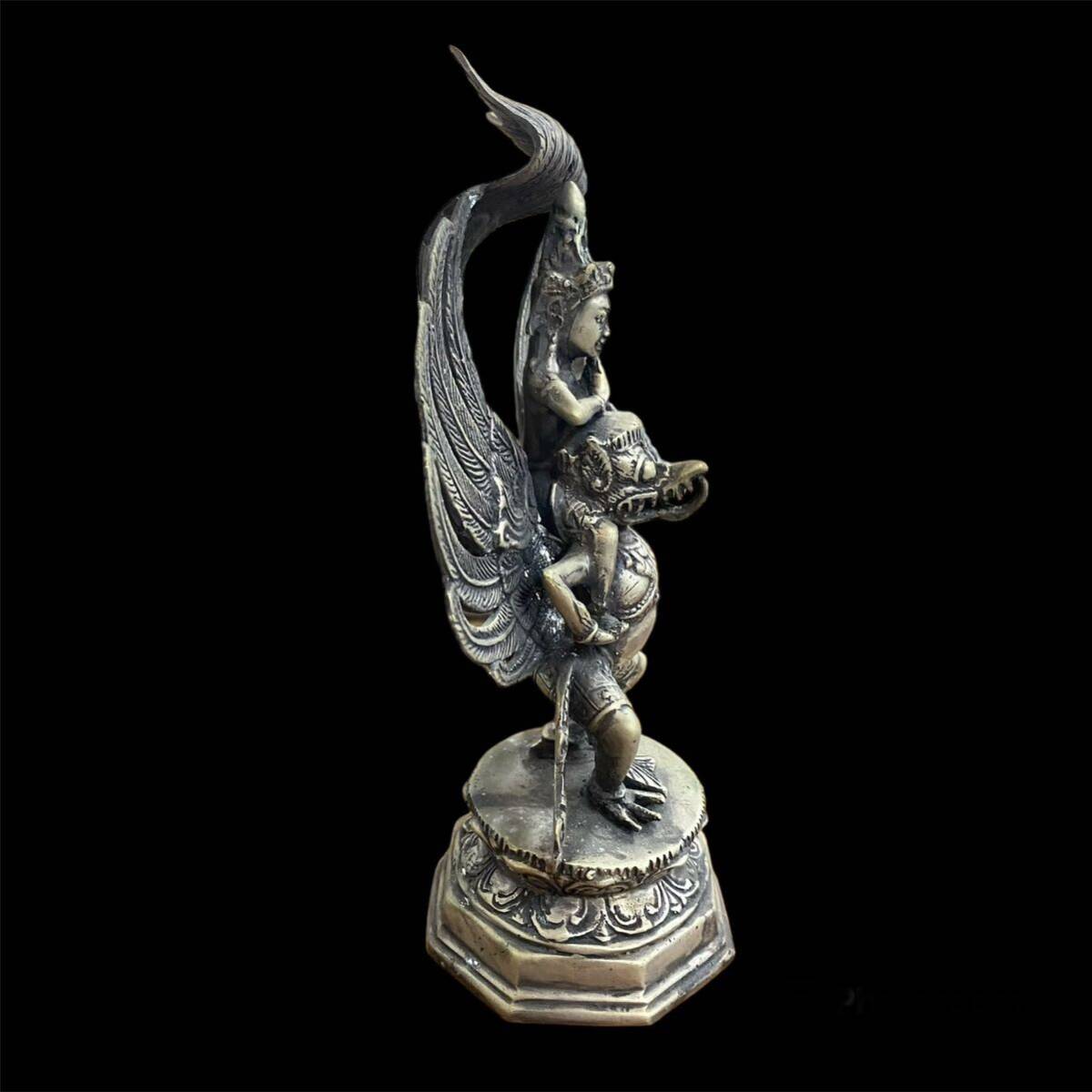 ウィヌス神像 ガルーダ像 聖鳥 バリ インドネシア インド 東南アジア