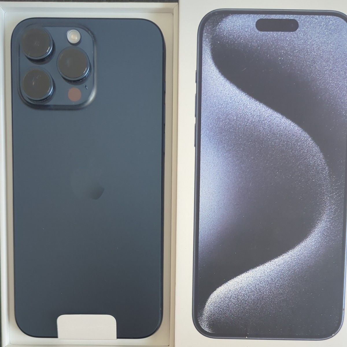 Liora_K_0101iPhone 15 Pro ブルーチタニウム Liora_K_0101iPhone 15