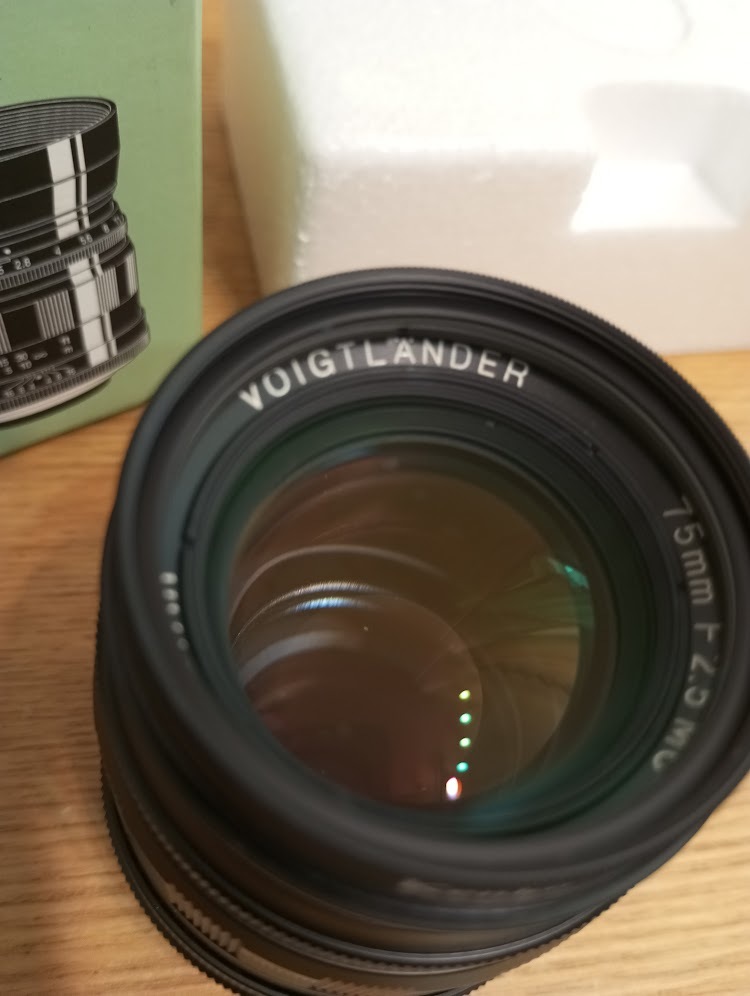 Voigtlander Color-Heliar 75mm F2.5 フォクトレンダー 単焦点レンズ