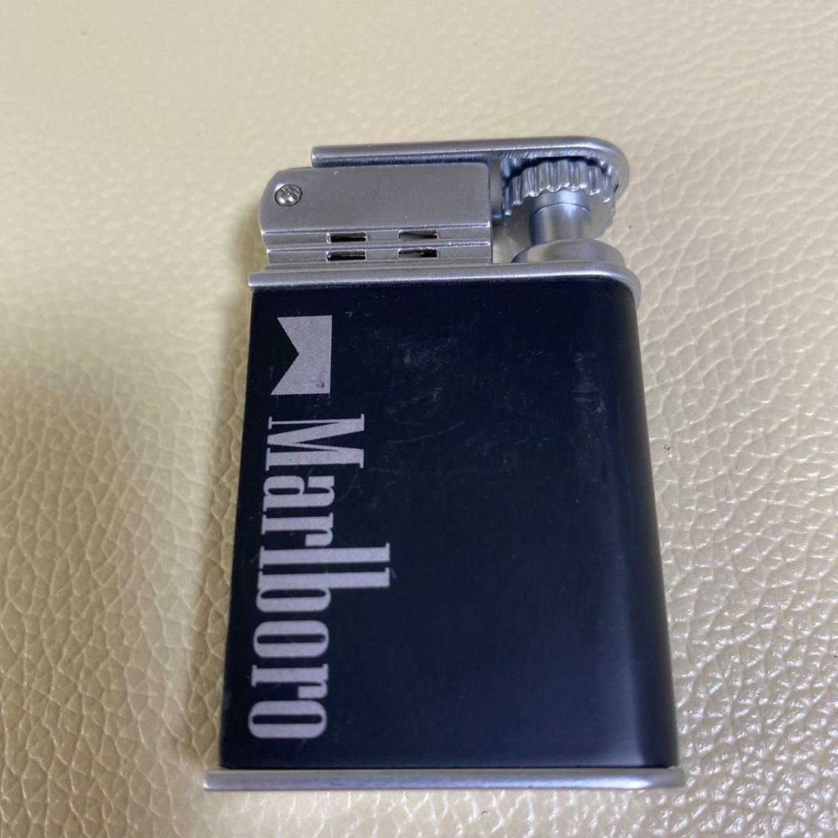 Marlboro Zippoライターセット Excellent 1976 Zippo Marlboro Set w