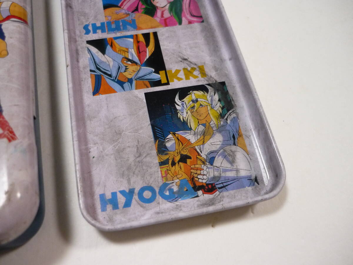 管00]文房具 筆箱 星矢＆紫龍＆氷河 聖闘士星矢 缶ペンケース セイカ