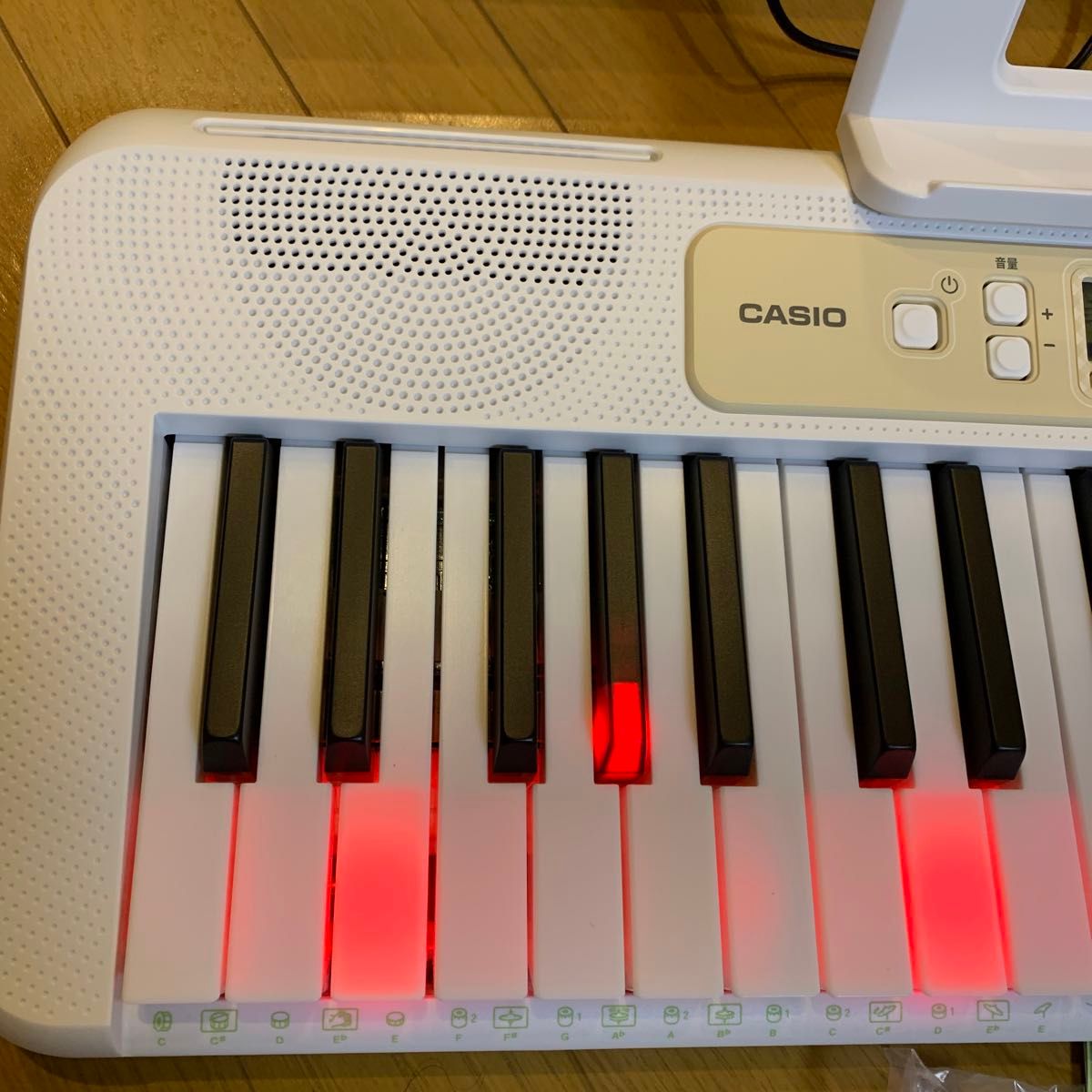 CASIO 電子キーボード(LK-325) 61鍵盤 光ナビゲーションキーボード(超