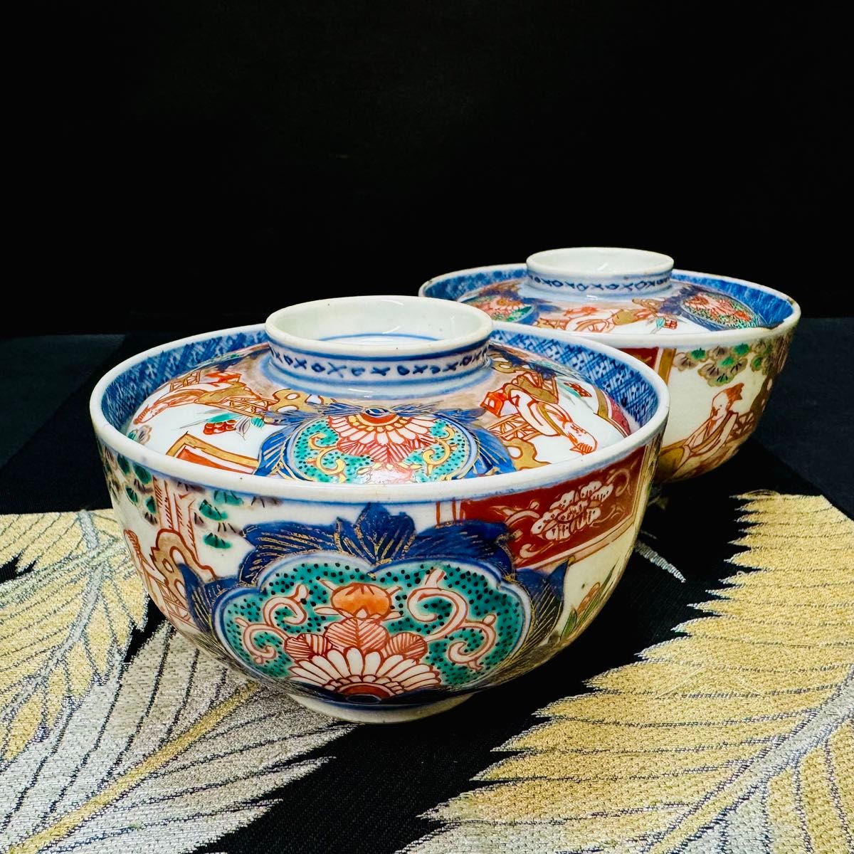 古伊万里 冨貴長春 染錦手唐草人物 見込み須細工 蓋付き碗 茶碗 2客