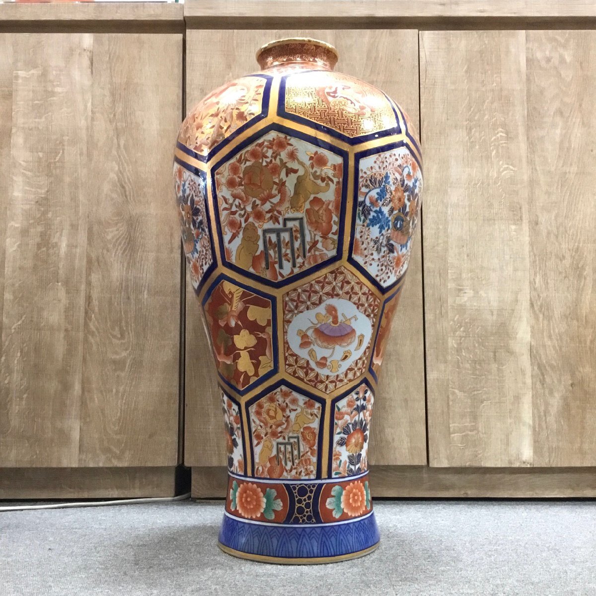 中古/保管品/CH】高さ62cm 金彩色絵 大花瓶 有田焼 飾壺 壷