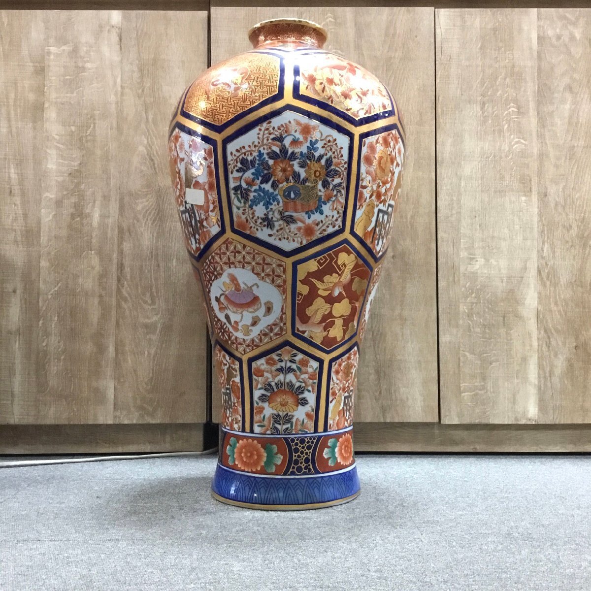 中古/保管品/CH】高さ62cm 金彩色絵 大花瓶 有田焼 飾壺 壷
