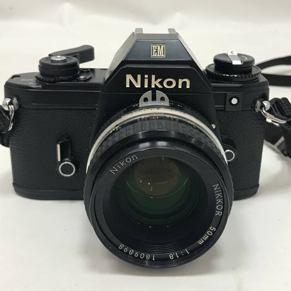 0605 Nikon ニコン フィルムカメラ EM + NIKKOR 50mm 1:1.8 一眼レフ