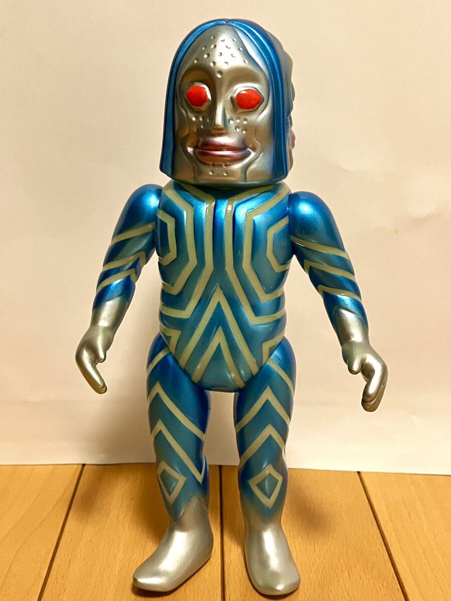 Yahoo!オークション - M1号 3面ダダ カスタム ソフビ 蓄光