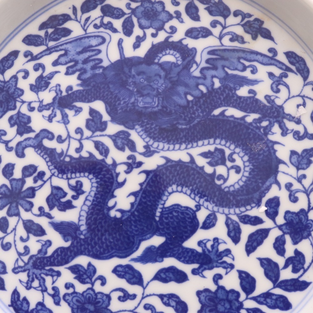 中国古美術清雍正ー乾隆時代染付花紋唐草紋皿一対(B-2)