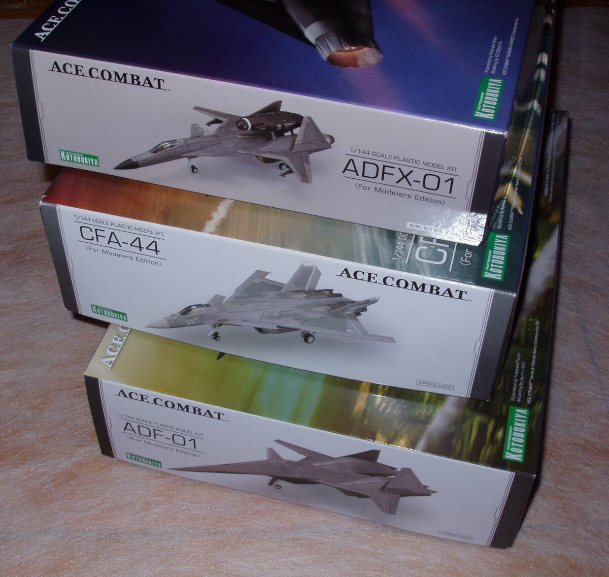 コトブキヤ 1/144 ADFX-01 ADF-01 CFA-44 「エースコンバット」For