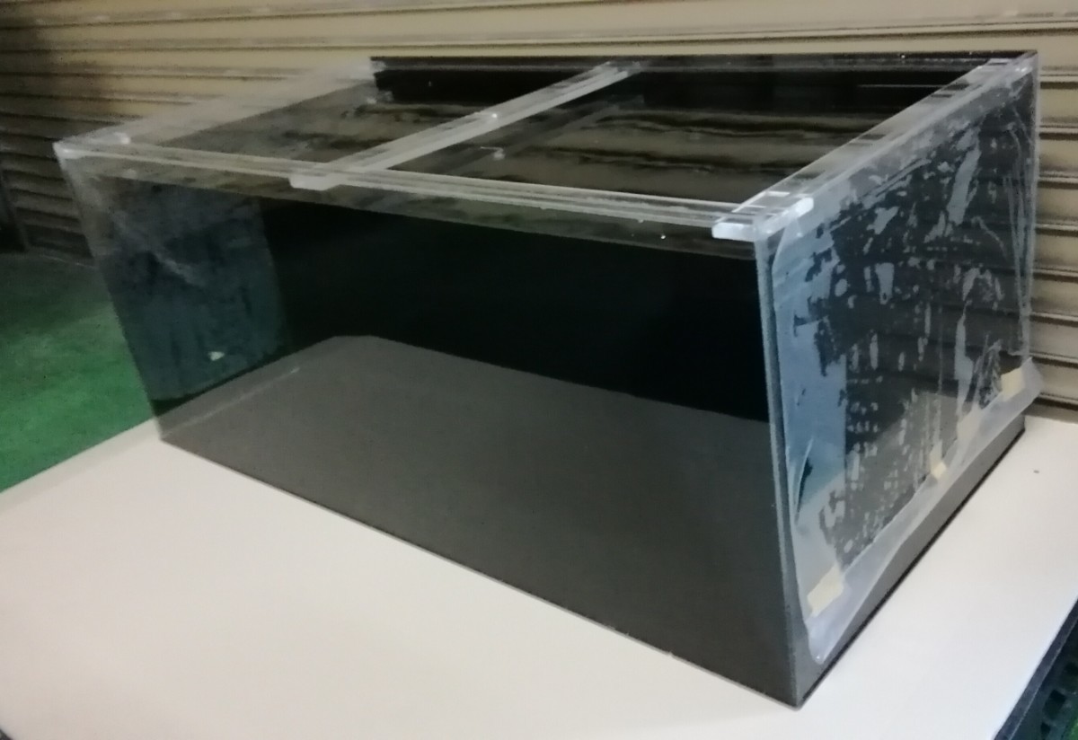 アクリル水槽 二面黒 W1200 D600 H450 ワンオフ 佐川急便発送
